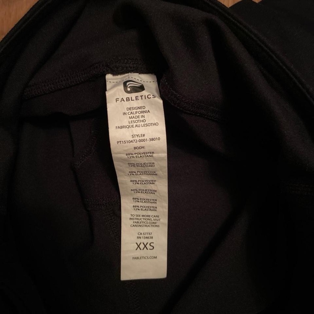 fabletics basic black legging - Picture 2 of 2